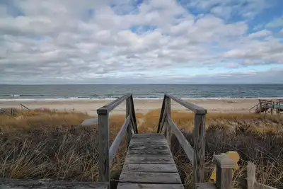 Image de 105 N. Shore Blvd B- Waterfront 3 Br Duplex on E. Sandwich Beach