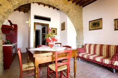Image de 10 minutes from the sea, Two-room apartment with private garden and swimmingpool