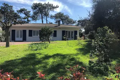Image de Maison Avec Grand Jardin à Proximité de la Plage et du Centre Ville