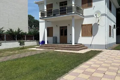 Image de Cozy villa Velipoje, 5 minutes walk from the beach