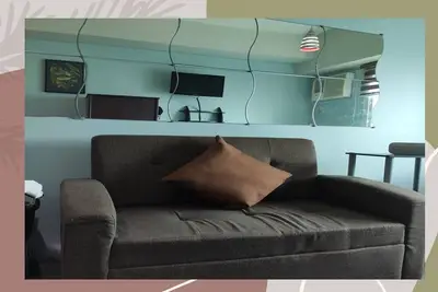Image de Experience a quiet secure home to relax in a place just a walk away from work.