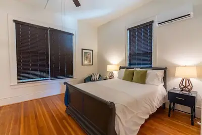 Image de Beautiful 1 Bedroom Loft in Historic Highland Park