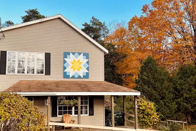 Image de Bubar Barn - screen porch, deck, + parking
