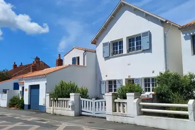 Image de Maison de Famille, 10 Couchages, 400 m. du Château de Noirmoutier, Jardin