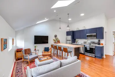 Image de Downtown Hudson Apartment: Walk to Cafes & River!