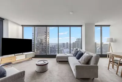 Image de The Queensbridge Modern Minimalist in the Sky