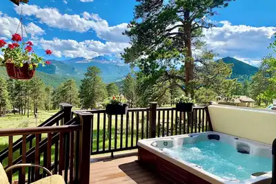 Image de Best Views-Next to Rmnp-Pool-Hot Tub-Fireplace-Coaster Passes-King Bed-A/C-Bbq
