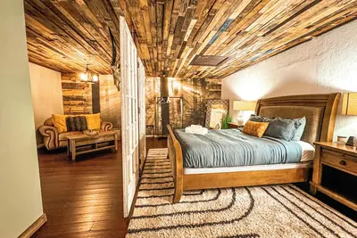 Image de Unique and Stylish 4br 3b Home - Perfect Location