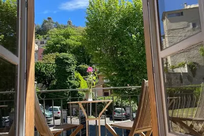 Image de Appartement Situé en Centre Ville Super Lumineux et au Calme : 3 Chambres 100m2