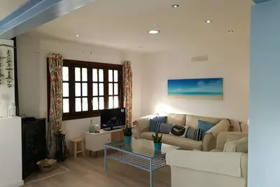 Image de Ruhiges und Gemütliches Ferienhaus mit Pool. Ideal für Familien und Haustiere!