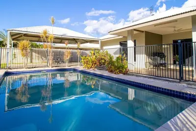 Image de Bellamack Beauty | Pool and Pergola | 3 Bed 2 Bath by Tropical Bnb
