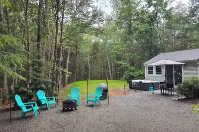 Image de Spring in the Berkshires! Dog friendly, Hot Tub, Hiking, Canoe, Biking