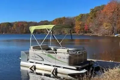 Image de Lakefront Chalet Golf Cart, Pontoon & Kayak in Llv