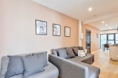 Image de Charme Parisien 6 Personnes, 2 chambres, 19ème