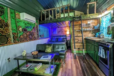 Image de Emerald Forest ~ Magical forest themed cabin in Daniel Boone Forest along river!