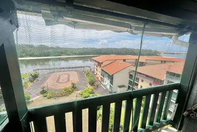 Image de Appartement avec une vue directe sur le lac marin