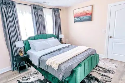 Image de 4-Bedroom Home with 4 Private Baths, Just 9 Minutes to Vt & I-81!