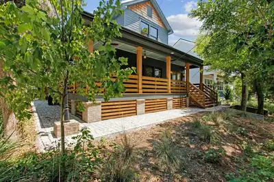 Image de Old Town Aura - Hosted by Moore Ai Rentals