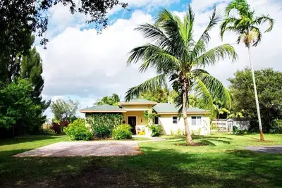 Image de S&H Unlimited Luxury West Palm Private 3 Bedroom Home