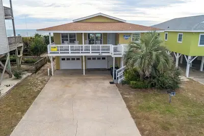 Image de Hobbs Realty - “Sugar 'n Spice” | 5br Oceanfront Home for a Sweet & Memorable Vacation