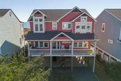 Image de Hobbs Realty - “Summer Breeze” | Oceanfront Home w/ Private Pool & Hot Tub