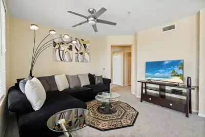 Image de Spacious & Lovely 2bd/2ba! 5Mins to Disney! Angel Stadium! The Outlets! Etc. . .