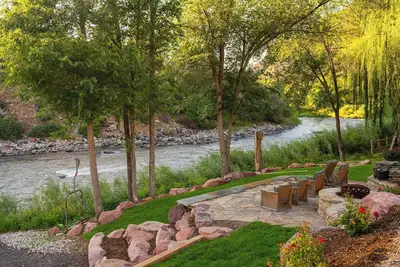 Image de River Magic on the Roaring Fork. A perfect base for mountain adventures!