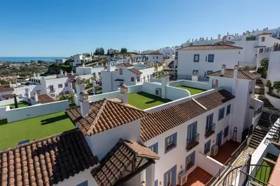 Image de 3 Bdrms Luxury Penthouse in Paradise Village!