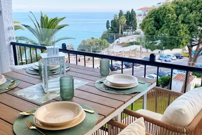 Image de Sea View, Stylish & Modern 2 suites in the Center.