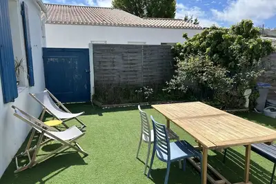 Image de Une Maison Typique de L'ile Entre Village et Plage