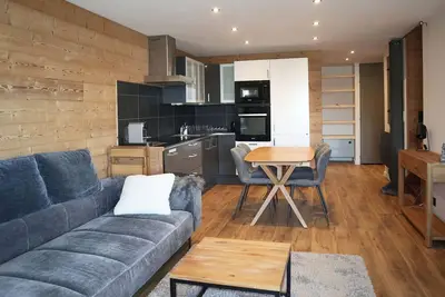 Image de Duplex rénové au cœur des Orres, 3 pièces pour 8, WiFi, animaux admis