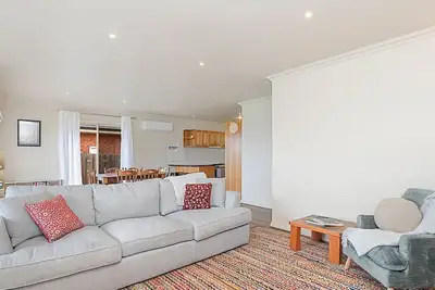 Image de 4 Allan Street - Well cared for 2 bedroom home in quiet street of Port Fairy