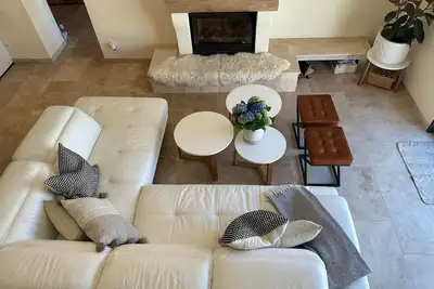 Image de Renovated house with A/C, pool, walking distance to downtown