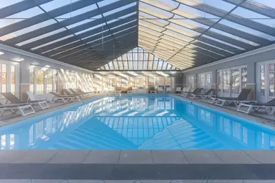 Image de Superbe appt 6 p avec piscine, pkg, tennis, proche Parc Equestre 164