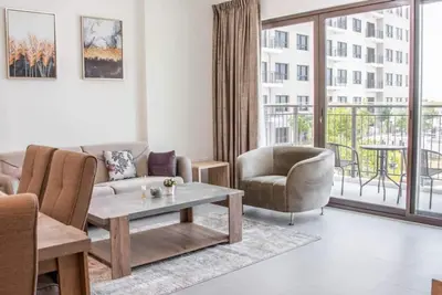Image de Furnished 2 Br in Golf View