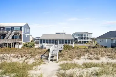 Image de Full House - 5705 W Beach Drive- Coastal Vacation Resorts