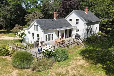 Image de Newly Renovated Charming West Tisbury Retreat