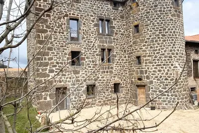 Image de Maison Forte du Xvi -ème Siècle Entre les Gorges de la Loire et Allier