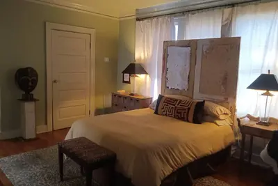 Image de The Love Shack Large Midtown Vibe With Big Monthly Savings