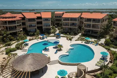 Image de Tranquil Oasis: Stylish 1br Condo in Ambergris Caye!