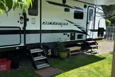 Image de Rosie Lea the Rv \nBackyard coziness close to downtown Canby\nPet friendly