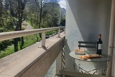 Image de Charmant Appartement - Issy Les Moulineaux. Avec Balcon vue sur Parc Rodin