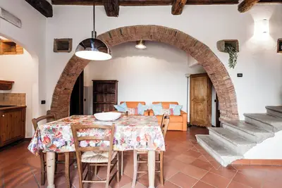 Image de 1 Bedroom Apartment in Montecastelli Pisano