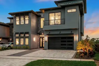 Image de The Royal Palm, Rooftop Jacuzzi | Mini Golf | 2 story games and play room