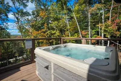 Image de New! Pet Friendly cabin in Blairsville - Sleeps 8, Hot tub, Mountain Sunset View