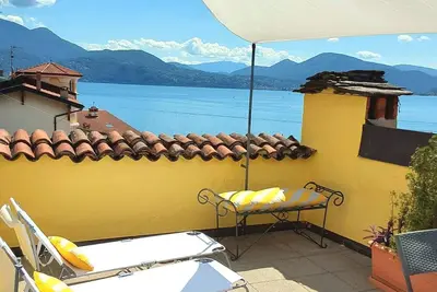 Image de 2-room apartment with 3 balconies and fantastic lake view
