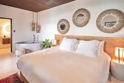 Image de Aerial Gratitude Room