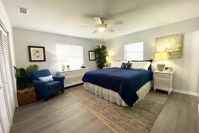 Walking Distance from Rainbow River! Your home away from home, for monthly rent