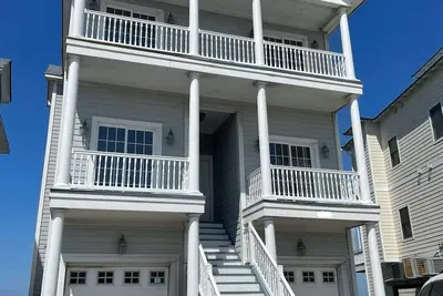 Image de Big Beautiful Beachfront House! 5 bed/3. 5 bath directly on the beach!