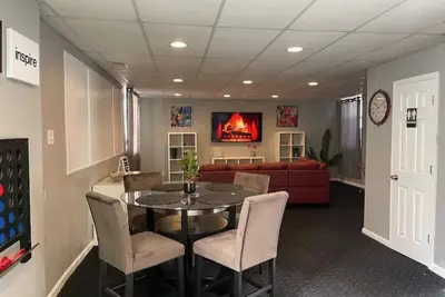 Image de Urban Retreat-Walk to Uc, Hospitals and the Zoo. Minutes from Otr and Downtown.